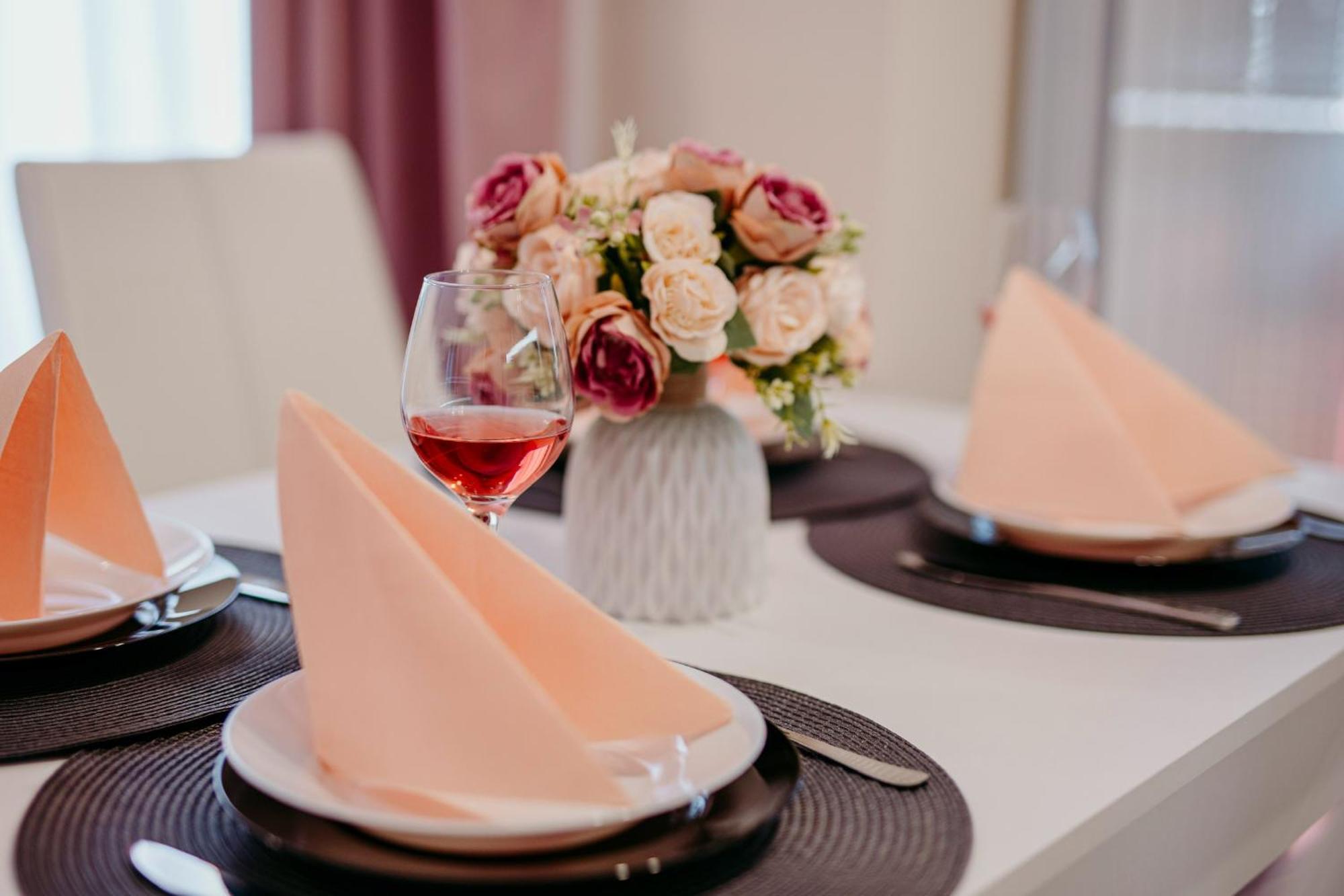 Rose Valley Apartment Kazanlŭk Dış mekan fotoğraf