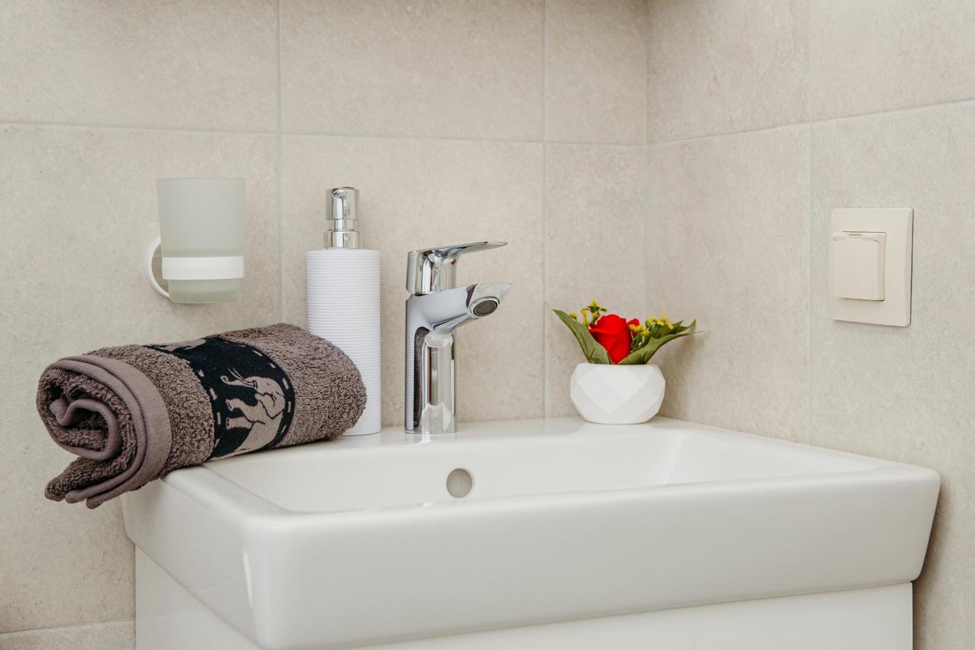 Rose Valley Apartment Kazanlŭk Dış mekan fotoğraf